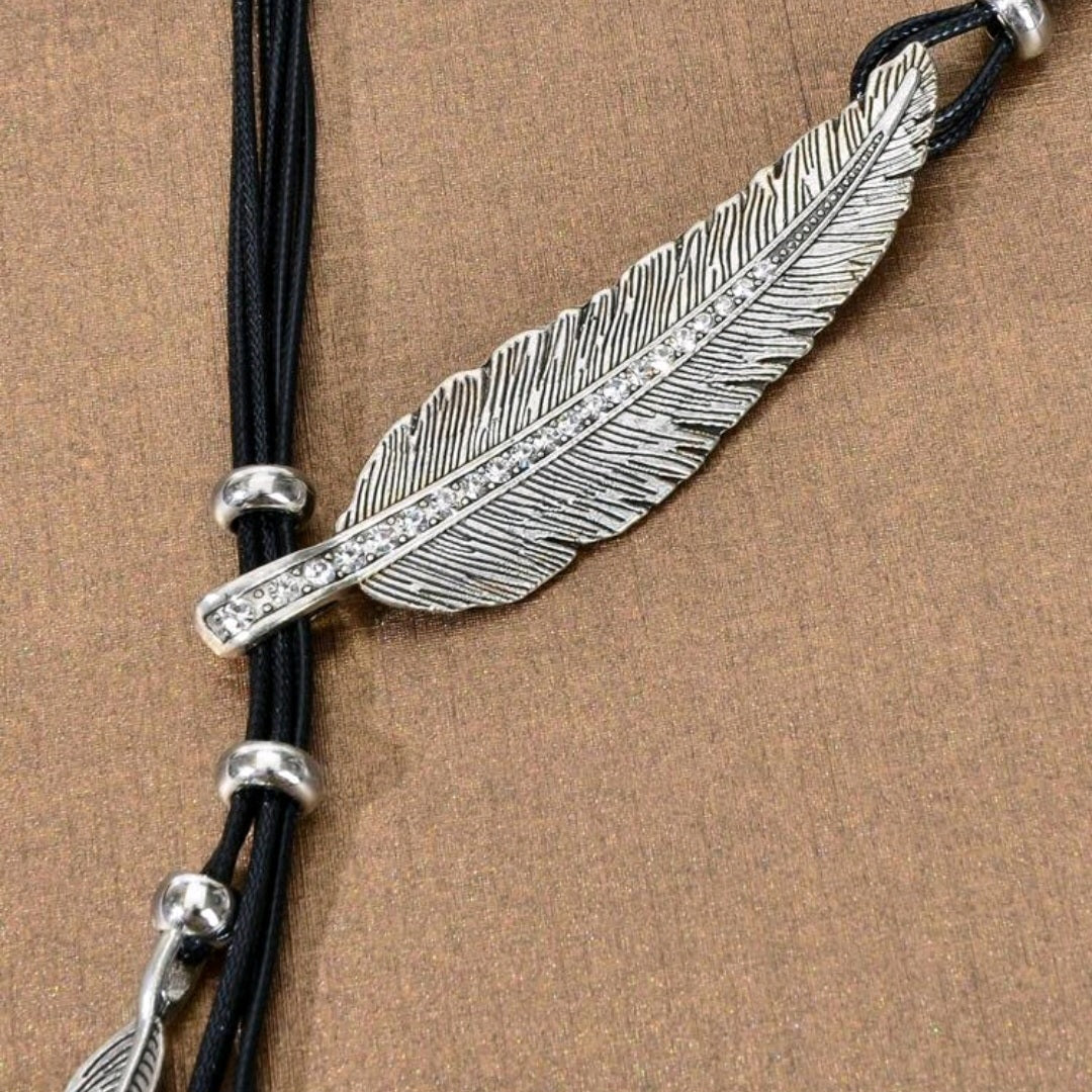 Catori Feather Necklace Tres